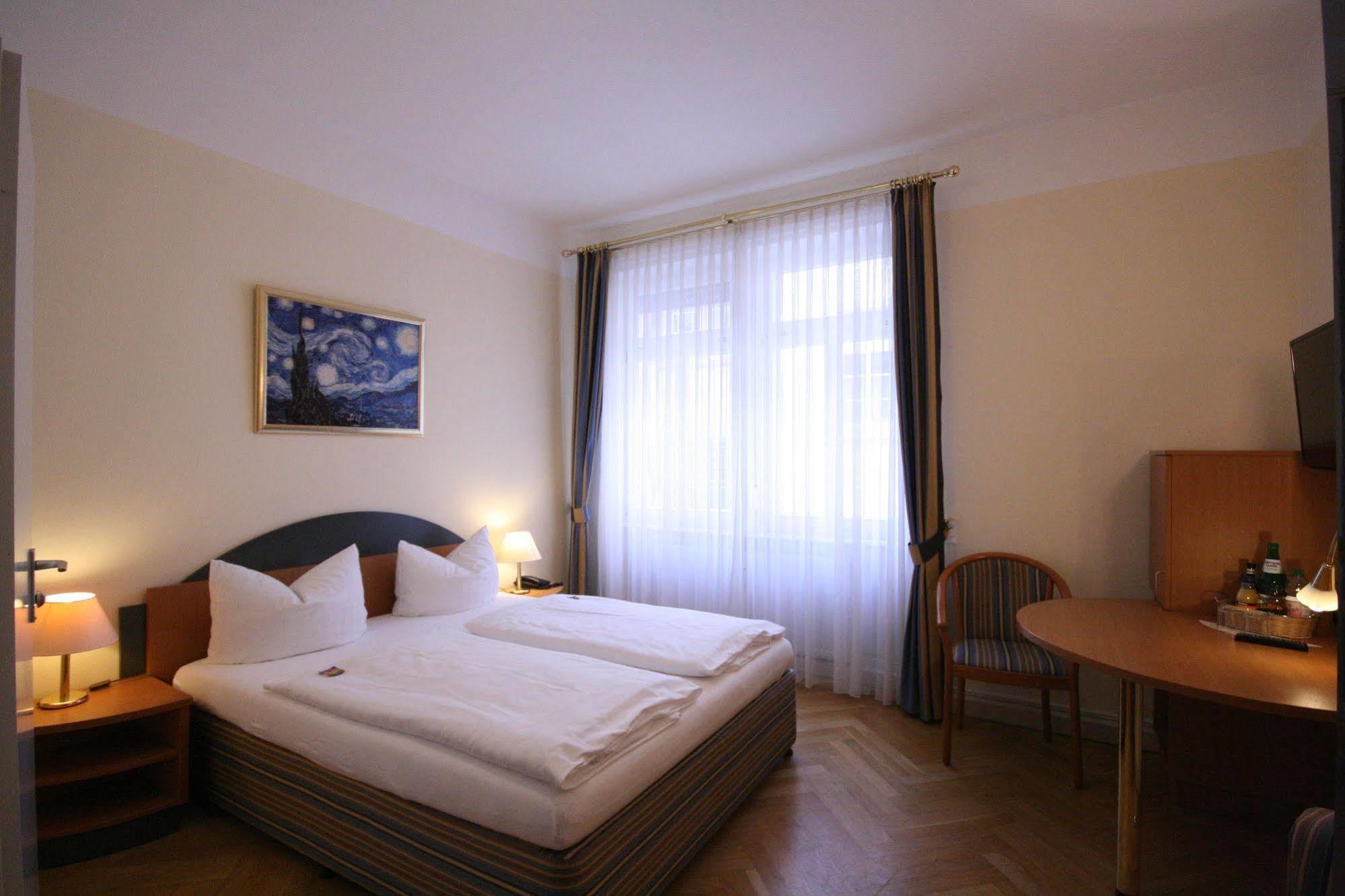 Altstadt Hotel Heidelberg Exterior photo